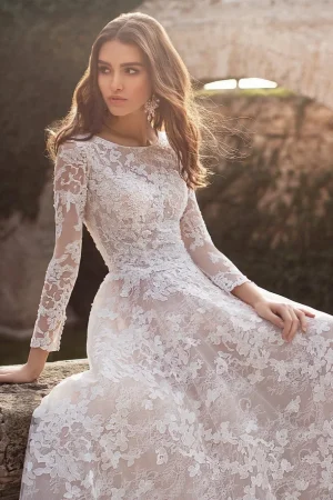 Luxury Long Sleeve Wedding Dress Lace Appliques Bride dress Vestidos De novia woman Bridal Gown Customized Robe De Mariée