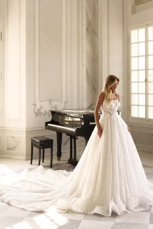 Customized Elegant White Organza Wedding Dress Sexy Square Collar Sleeveless Bridal Gown Soft A-Line Chapel Train Robe de mariée