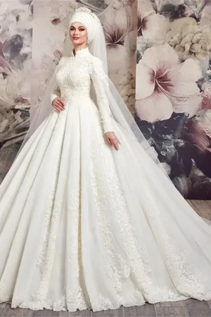 Classic High Collar Lace Appliques Wedding Dress Sweep Train Long Sleeves Muslim A-Line Church Vintage Bridal Gowns customized